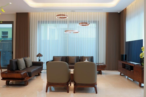 Astuces Infaillibles pour Tailler Vos Arbustes à Fleurs et Garantir une Floraison Éblouissante